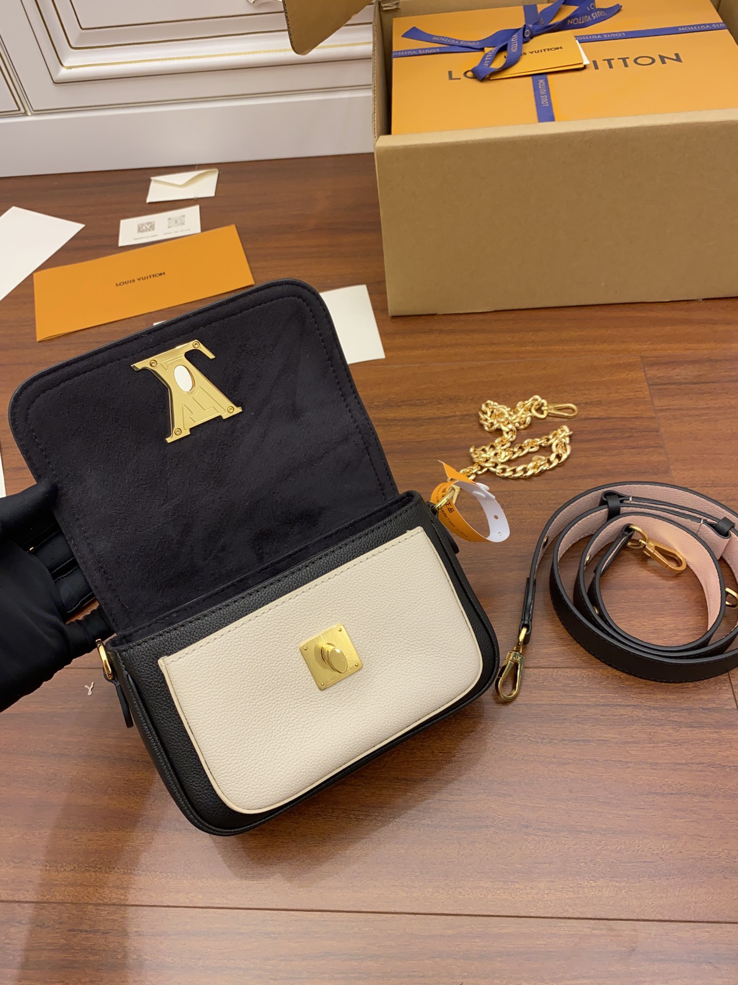 Louis Vuitton Lockme Tender - Black Crossbody Bags, Handbags - LOU683354