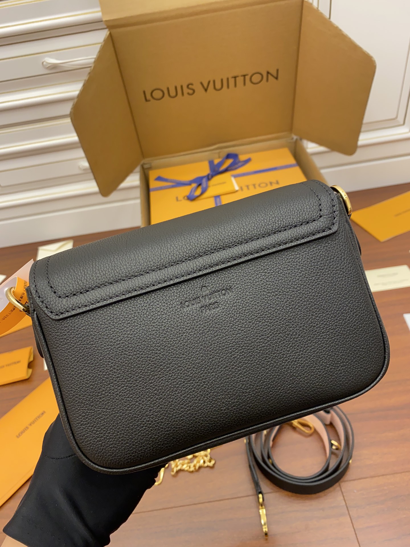 Shop Louis Vuitton LOCKME 2022 SS Lockme Tender (M58557, M21084, M58554) by  Chaos3