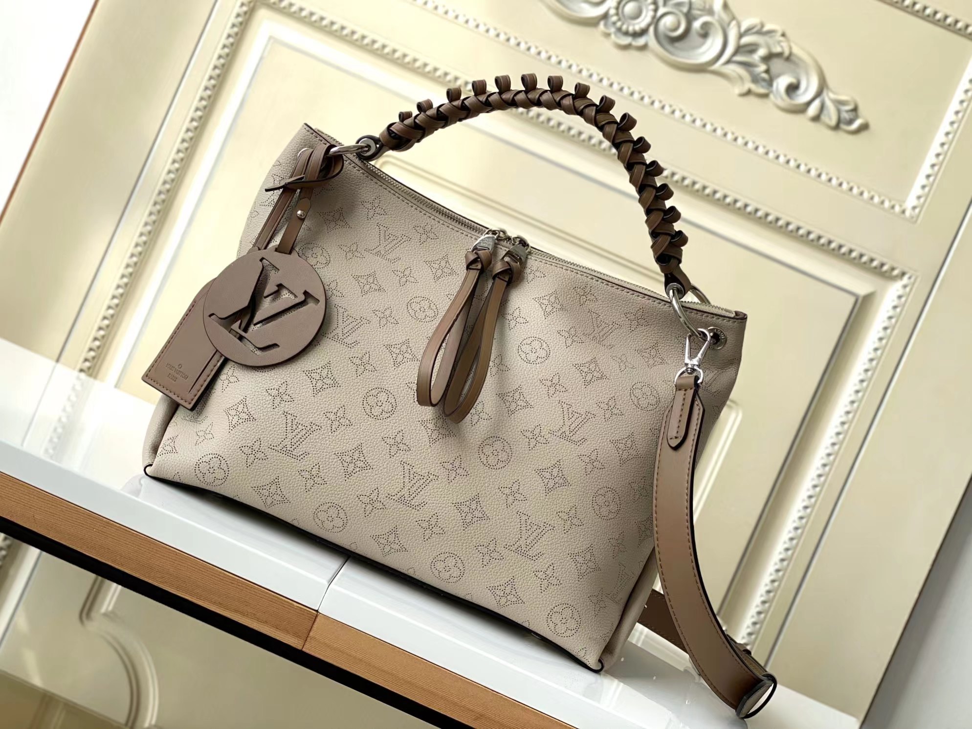 Louis Vuitton Beaubourg Shoulder bag 377080